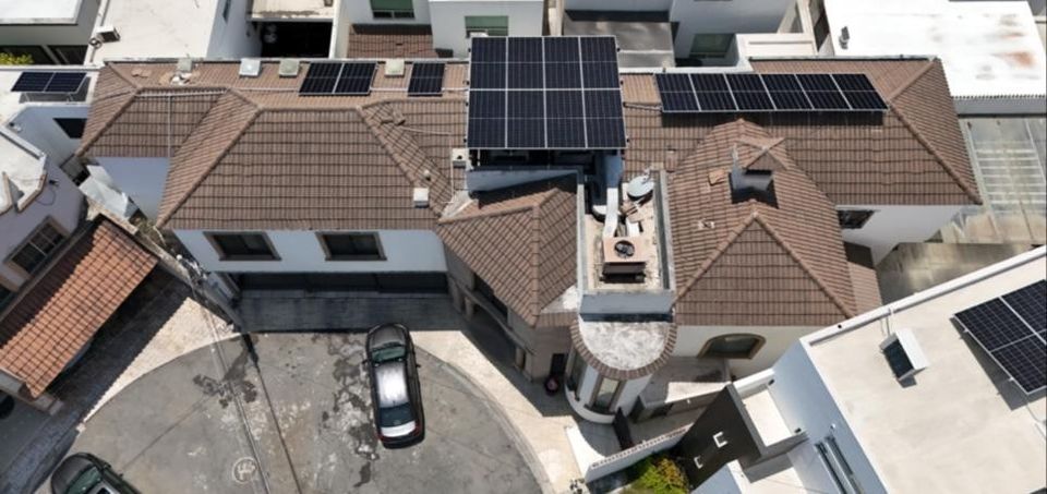 La misma casa ya instalada por Japón Solar